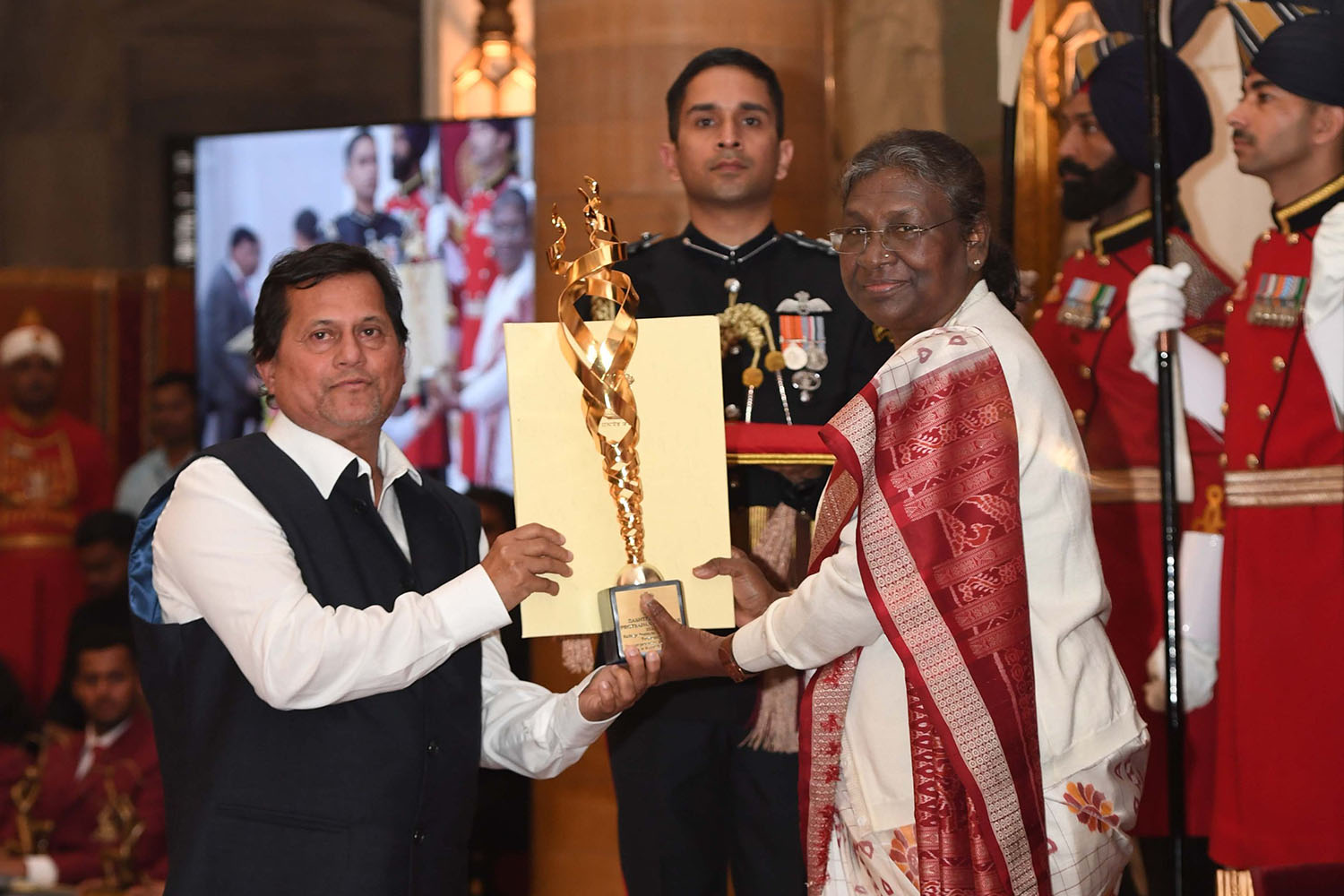 Rashtriya Khel Protsahan Puruskar 2022 being presented to Prof. Achyuta Samanta